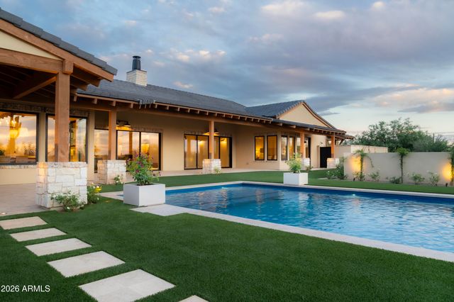 3506 N CRYSTAL PEAK Circle, Mesa, AZ 85207