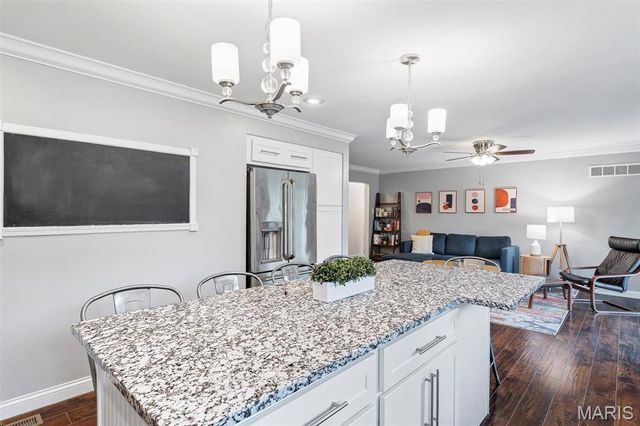 12155 Mirror Lake Drive, St Louis, MO 63146