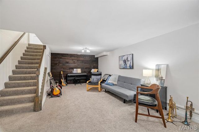 12155 Mirror Lake Drive, St Louis, MO 63146