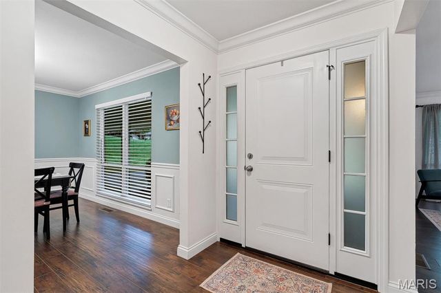12155 Mirror Lake Drive, St Louis, MO 63146