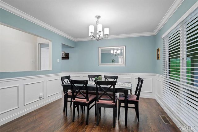 12155 Mirror Lake Drive, St Louis, MO 63146