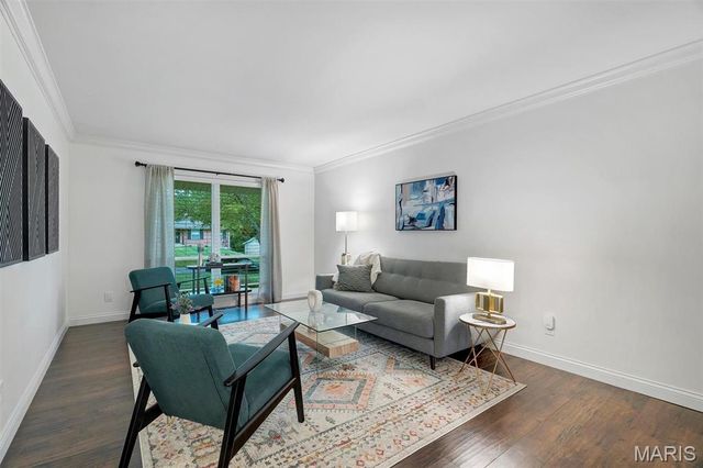 12155 Mirror Lake Drive, St Louis, MO 63146