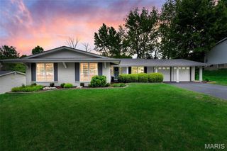 12155 Mirror Lake Drive, St Louis, MO 63146