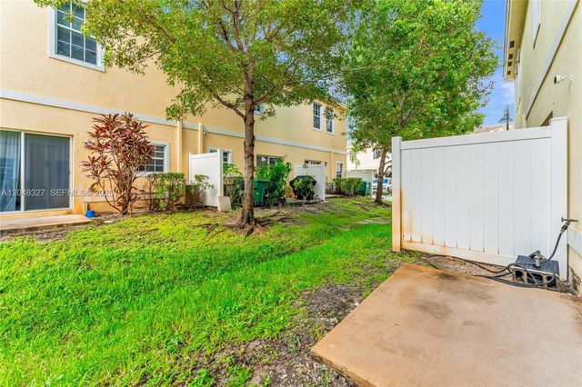4040 NW 11th Street, Lauderhill, FL 33313