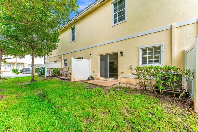 4040 NW 11th Street, Lauderhill, FL 33313