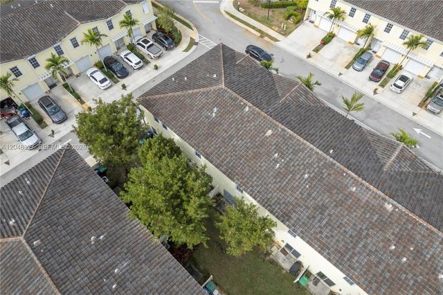 4040 NW 11th Street, Lauderhill, FL 33313