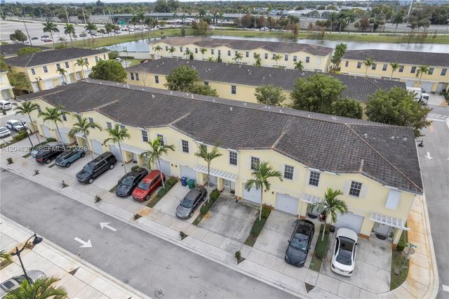 4040 NW 11th Street, Lauderhill, FL 33313
