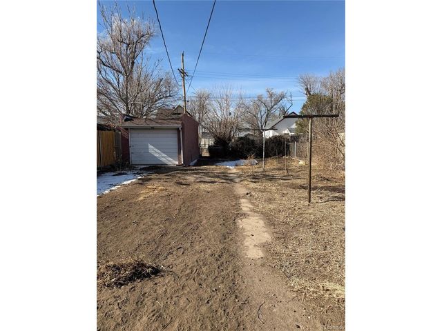 1523 Claremont Ave, Pueblo, CO 81004