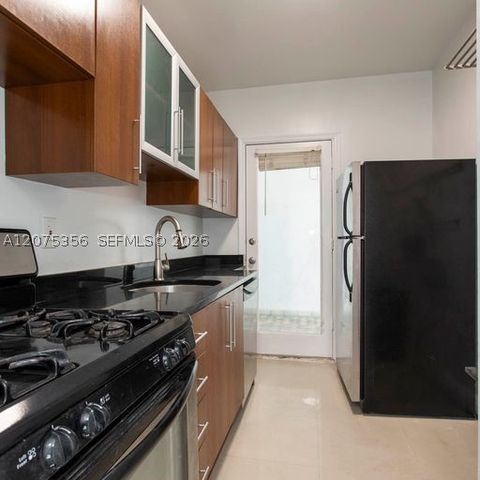 320 85th St 8, Miami Beach, FL 33141