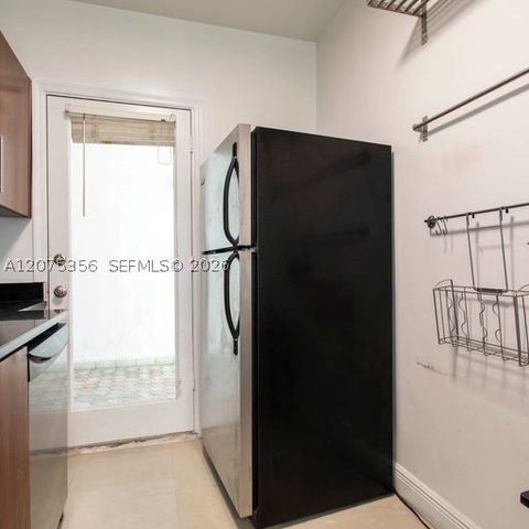320 85th St 8, Miami Beach, FL 33141