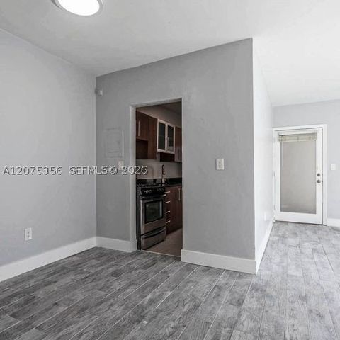 320 85th St 8, Miami Beach, FL 33141