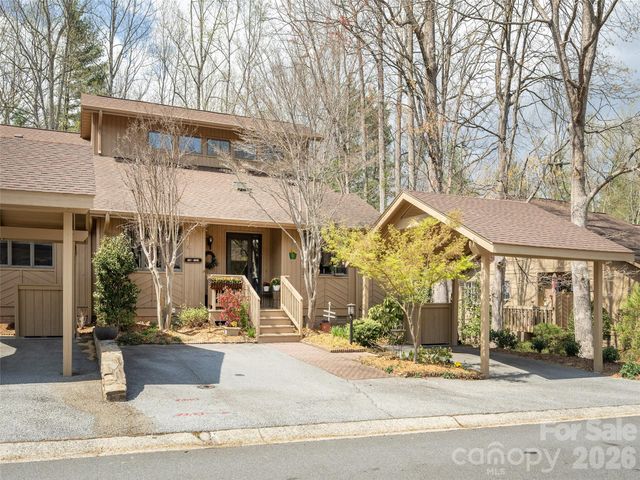 601 Red Oak Drive, Hendersonville, NC 28791