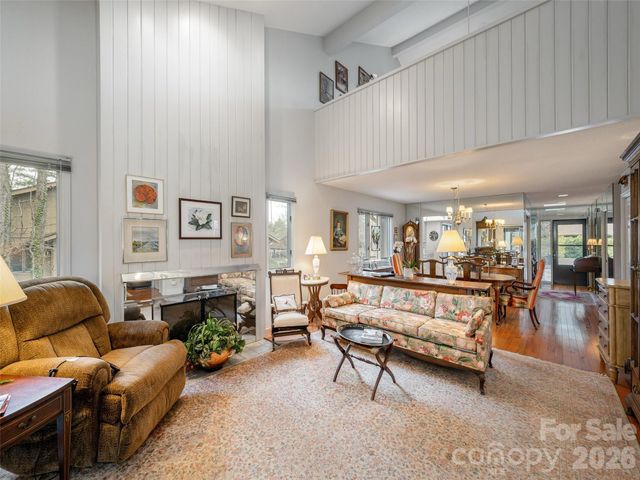 601 Red Oak Drive, Hendersonville, NC 28791