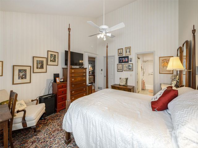 601 Red Oak Drive, Hendersonville, NC 28791