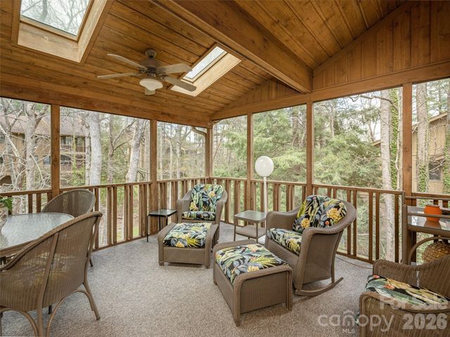 601 Red Oak Drive, Hendersonville, NC 28791