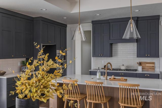 6091 S Apex Ave, Meridian, ID 83642