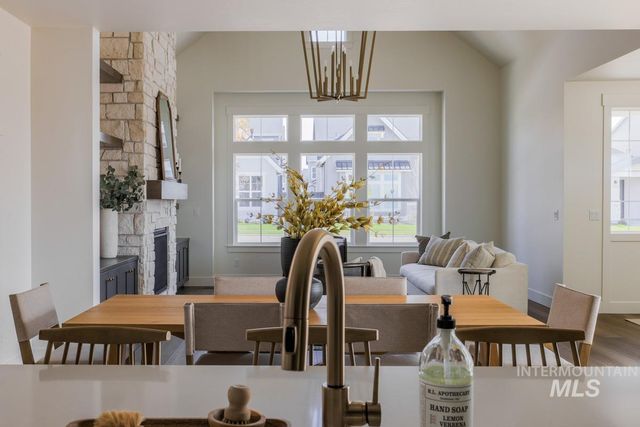 6091 S Apex Ave, Meridian, ID 83642