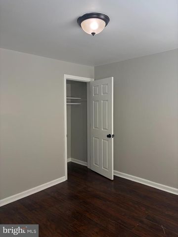 814 TULIP ST, Camden, NJ 08104