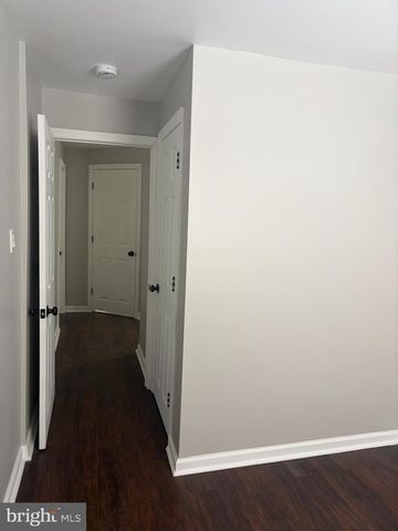 814 TULIP ST, Camden, NJ 08104