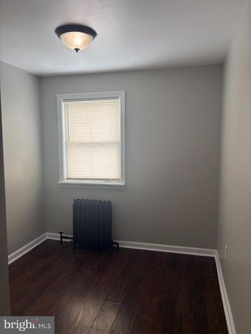 814 TULIP ST, Camden, NJ 08104