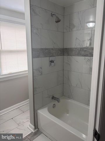 814 TULIP ST, Camden, NJ 08104