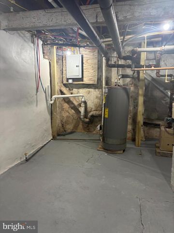 814 TULIP ST, Camden, NJ 08104