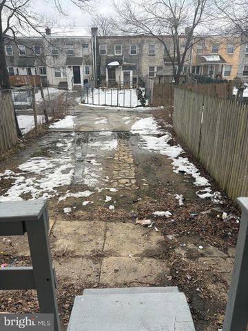 814 TULIP ST, Camden, NJ 08104