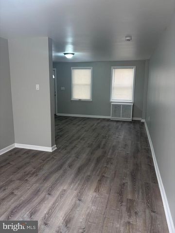 814 TULIP ST, Camden, NJ 08104