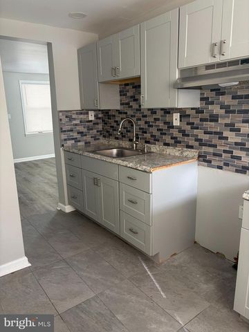 814 TULIP ST, Camden, NJ 08104