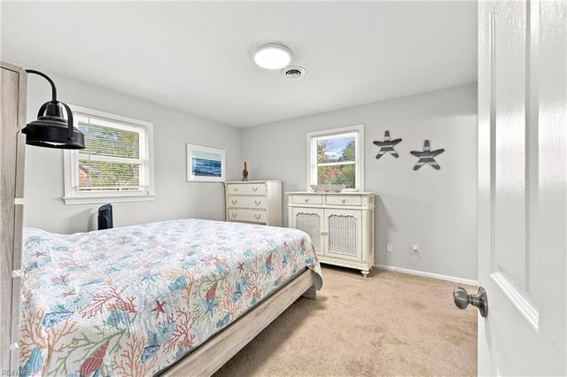 46 Holland LN, Windsor, VA 23487