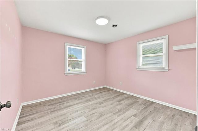 46 Holland LN, Windsor, VA 23487