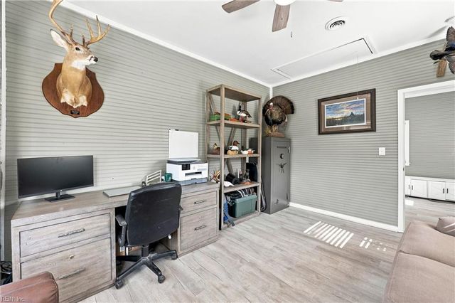 46 Holland LN, Windsor, VA 23487