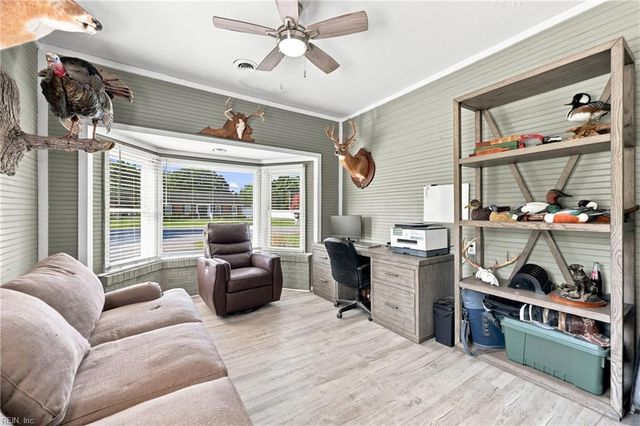 46 Holland LN, Windsor, VA 23487