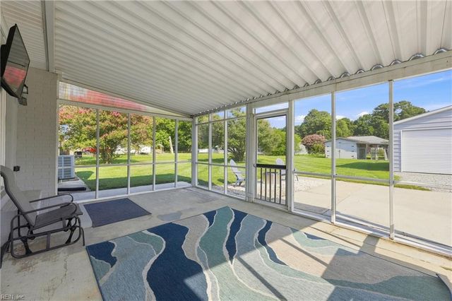 46 Holland LN, Windsor, VA 23487