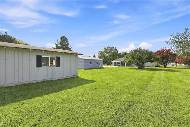 46 Holland LN, Windsor, VA 23487