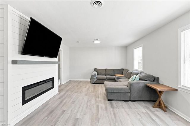 46 Holland LN, Windsor, VA 23487