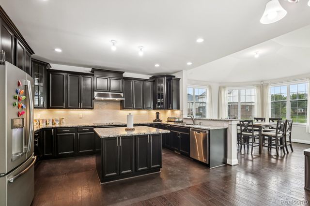 51110 Gulfstream Park Drive, Canton Charter Township, MI 48188