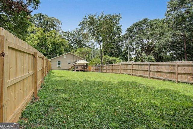 5202 Groovers Landing Road SE, Acworth, GA 30101