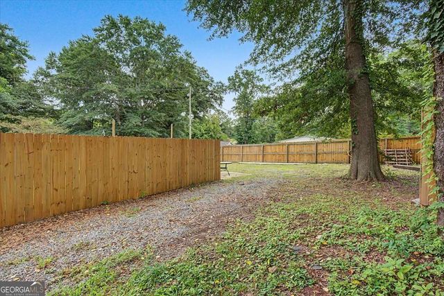 5202 Groovers Landing Road SE, Acworth, GA 30101