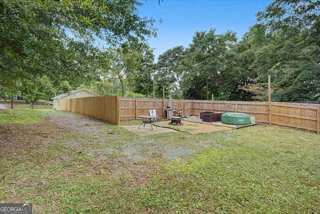 5202 Groovers Landing Road SE, Acworth, GA 30101