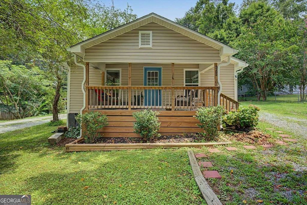 5202 Groovers Landing Road SE, Acworth, GA 30101