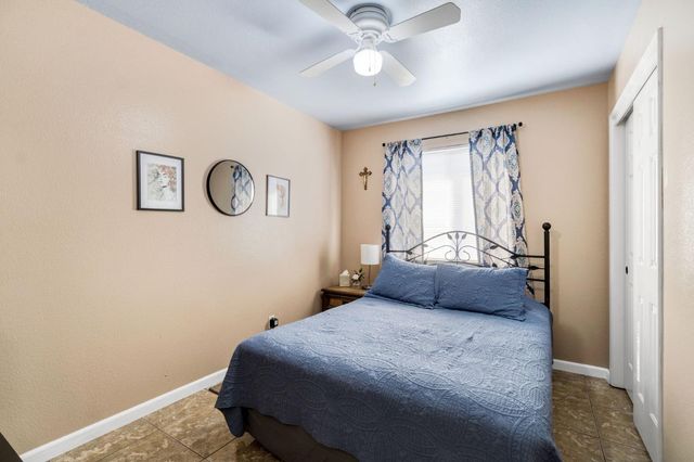 1052 Las Casas Ln, Madera, CA 93638