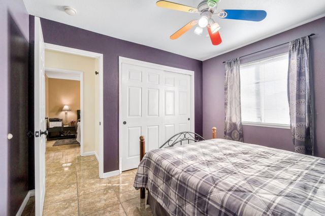 1052 Las Casas Ln, Madera, CA 93638