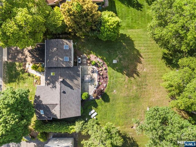 116 Saddlewood Drive, Hillsdale, NJ 07642