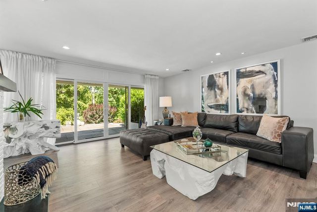 116 Saddlewood Drive, Hillsdale, NJ 07642