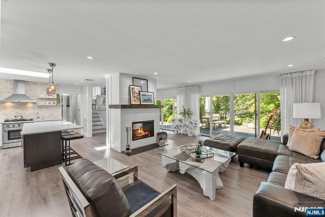 116 Saddlewood Drive, Hillsdale, NJ 07642