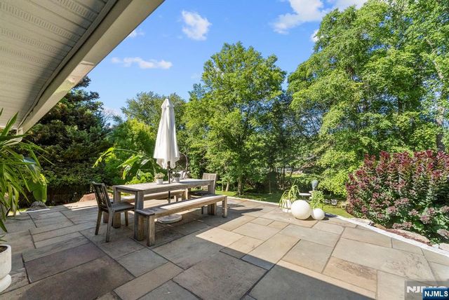 116 Saddlewood Drive, Hillsdale, NJ 07642