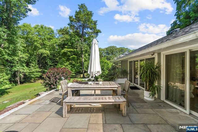 116 Saddlewood Drive, Hillsdale, NJ 07642