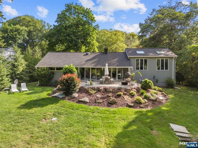 116 Saddlewood Drive, Hillsdale, NJ 07642