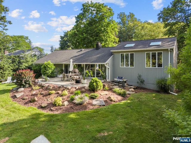 116 Saddlewood Drive, Hillsdale, NJ 07642
